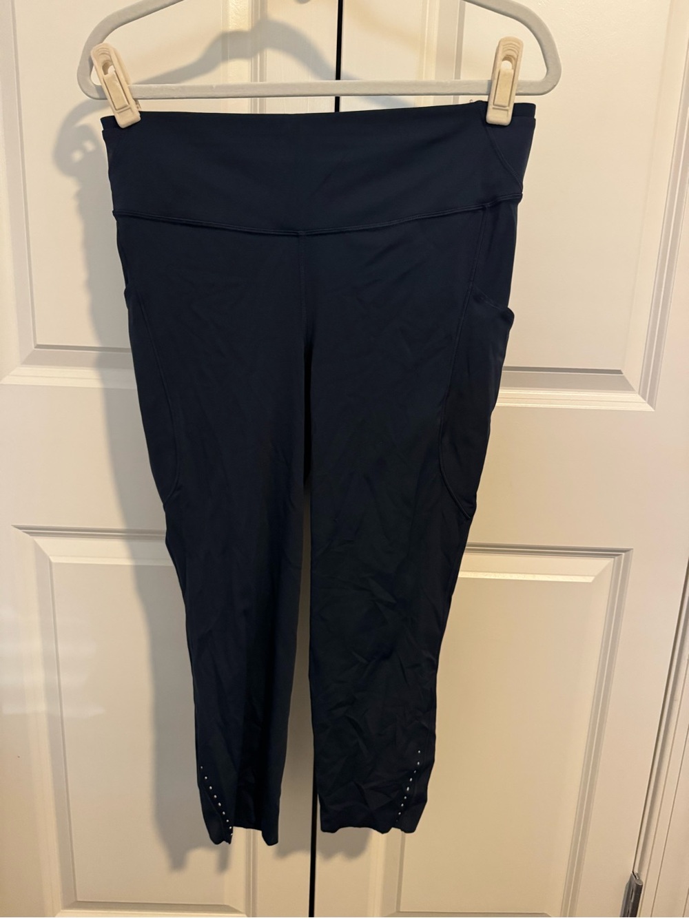 Lululemon Navy 21” Fast and Free Cropped Leggings with 5 Pockets